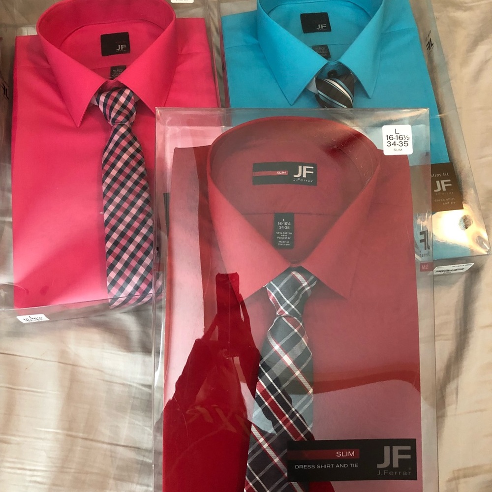 3 BRAND NEW!!! Men’s dress shirts with ties.